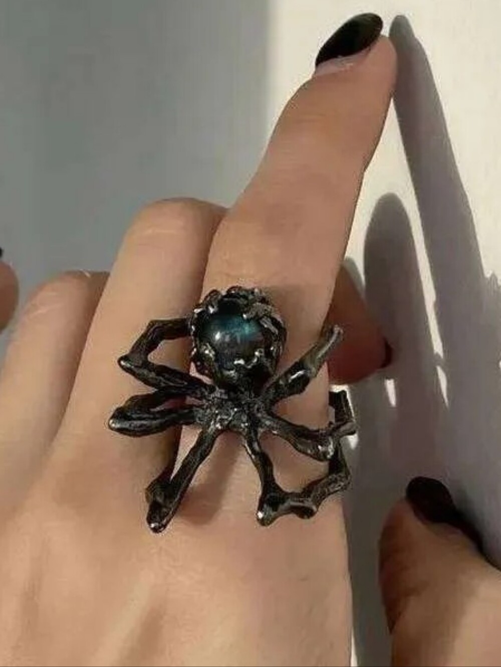 NWT Large Black Wrap Around Spider Ring Size 7.5